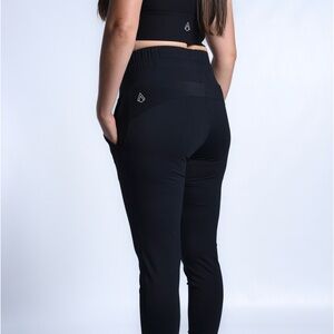 Arro Athletics Joggers NWOT